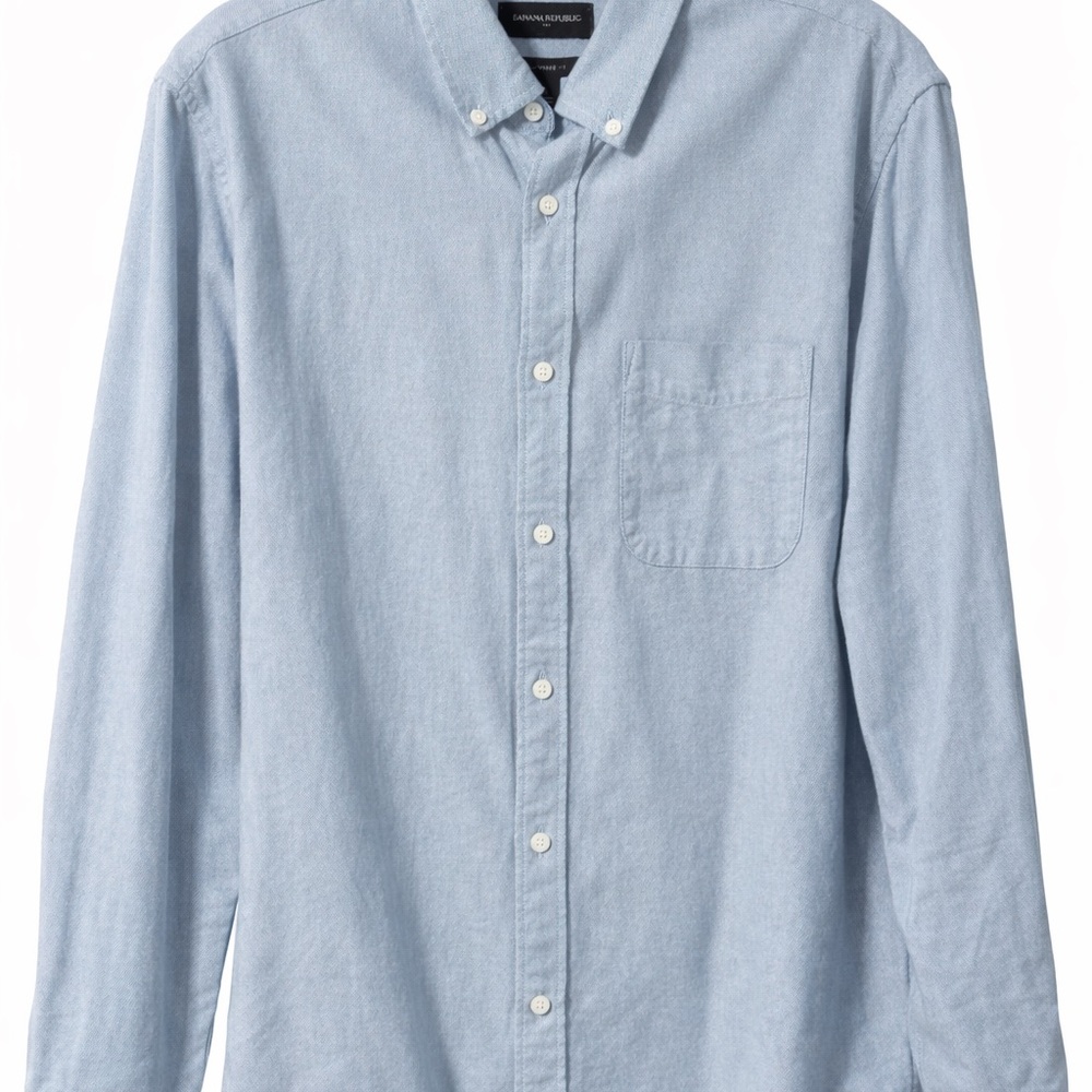Banana Republic Light Blue Casual Button-Down Shirt